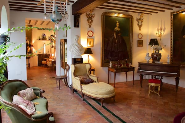 Malaga qui includes patrimoine historique, vues intérieures et maison