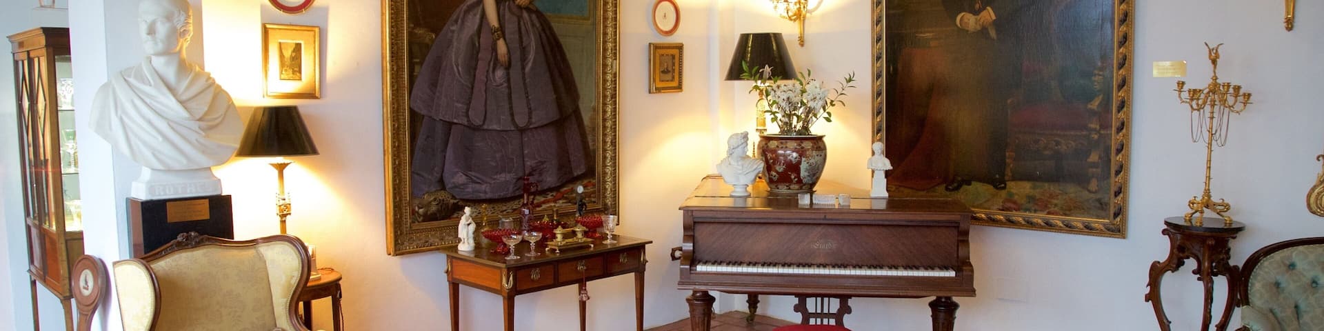 Malaga mettant en vedette maison, vues intérieures et patrimoine historique