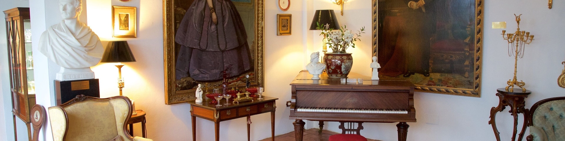 馬拉加 呈现出 房屋, 內部景觀 和 傳統元素