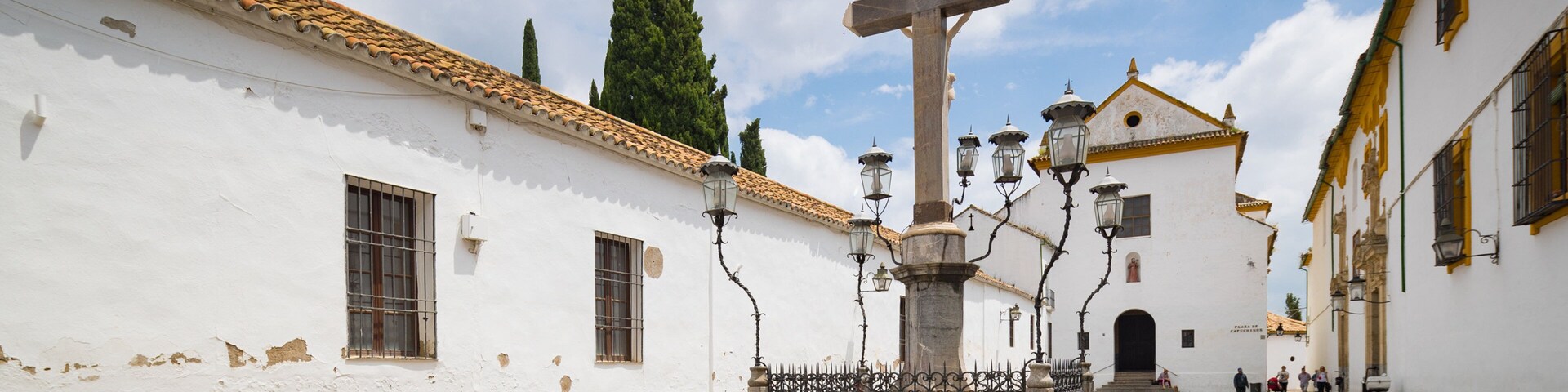 Cristo de los Faroles featuring religious aspects