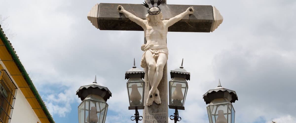 Cristo de los Faroles showing religious aspects