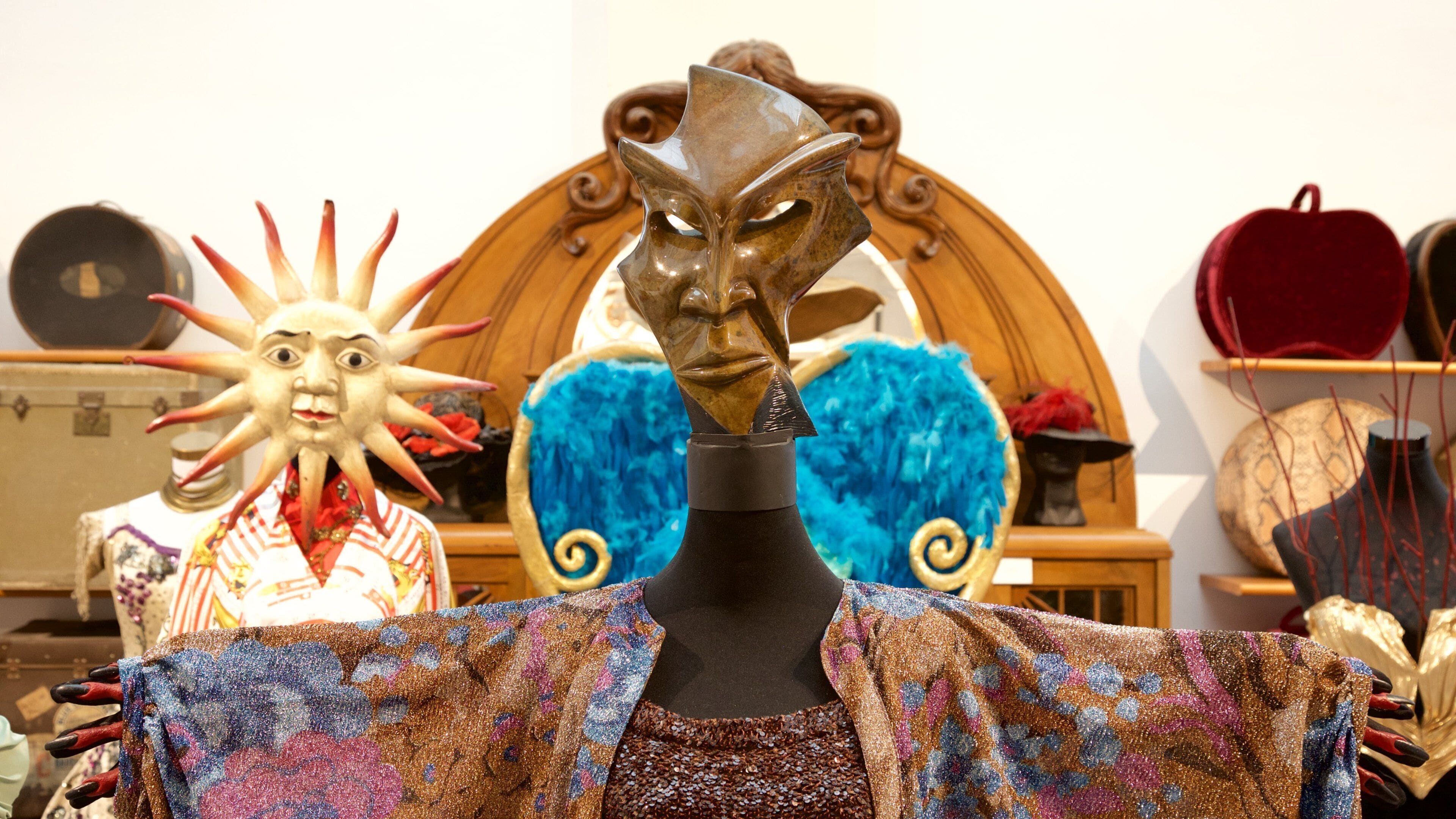 Malaga which includes art and interior views