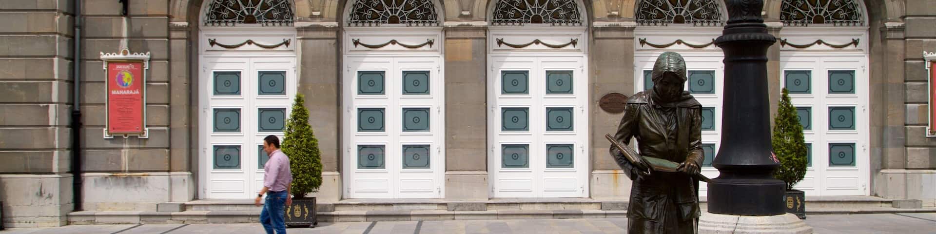 Campoamor Theater featuring street scenes, a city and heritage elements