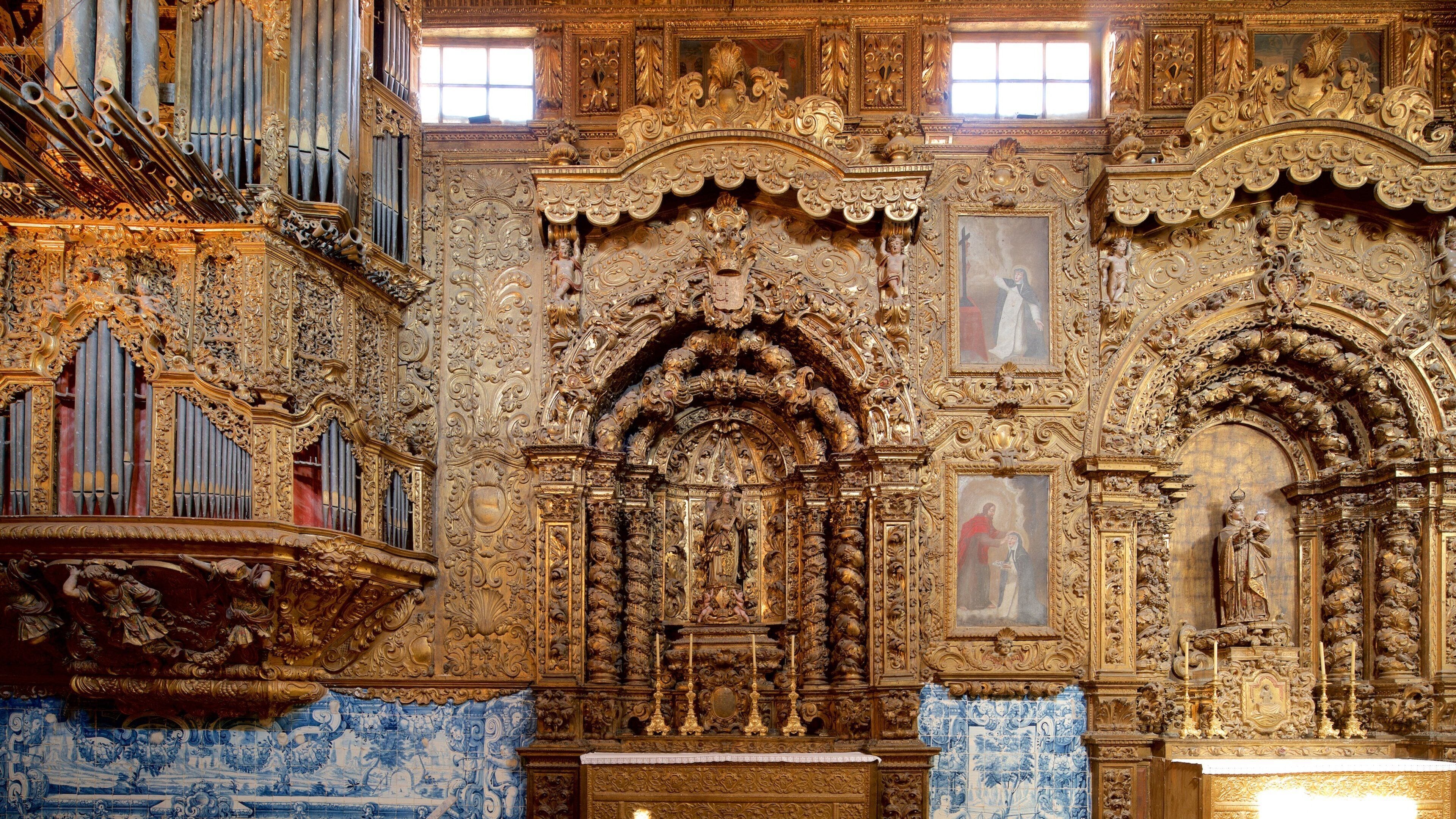 Aveiro featuring a church or cathedral, religious aspects and heritage elements
