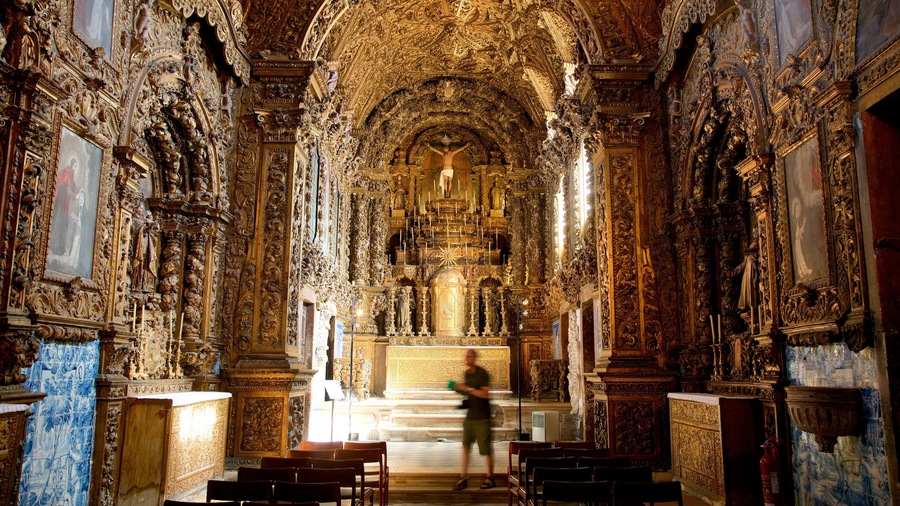Aveiro showing religious elements, a church or cathedral and interior views