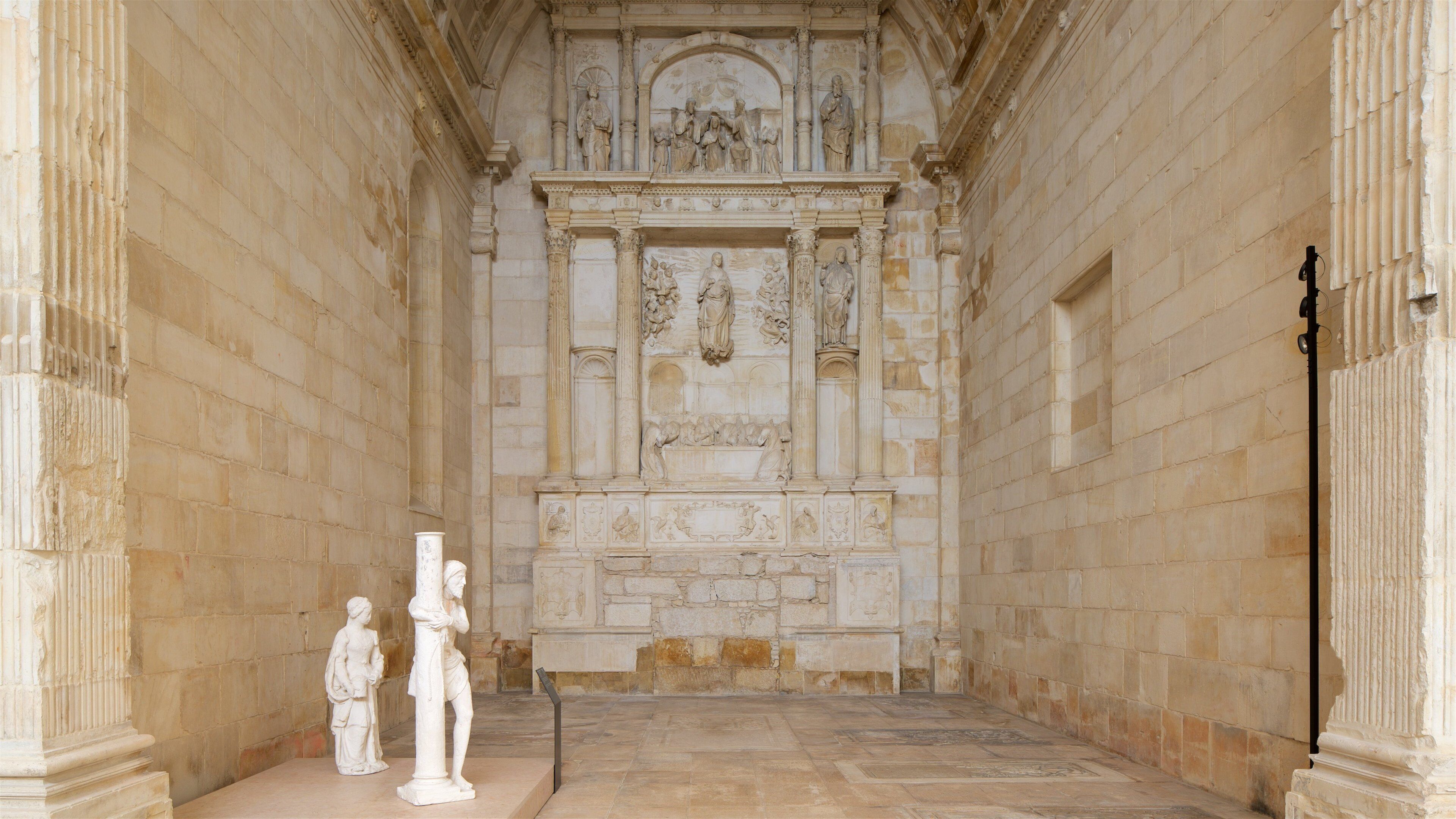 Coimbra mostrando vista interna y elementos patrimoniales