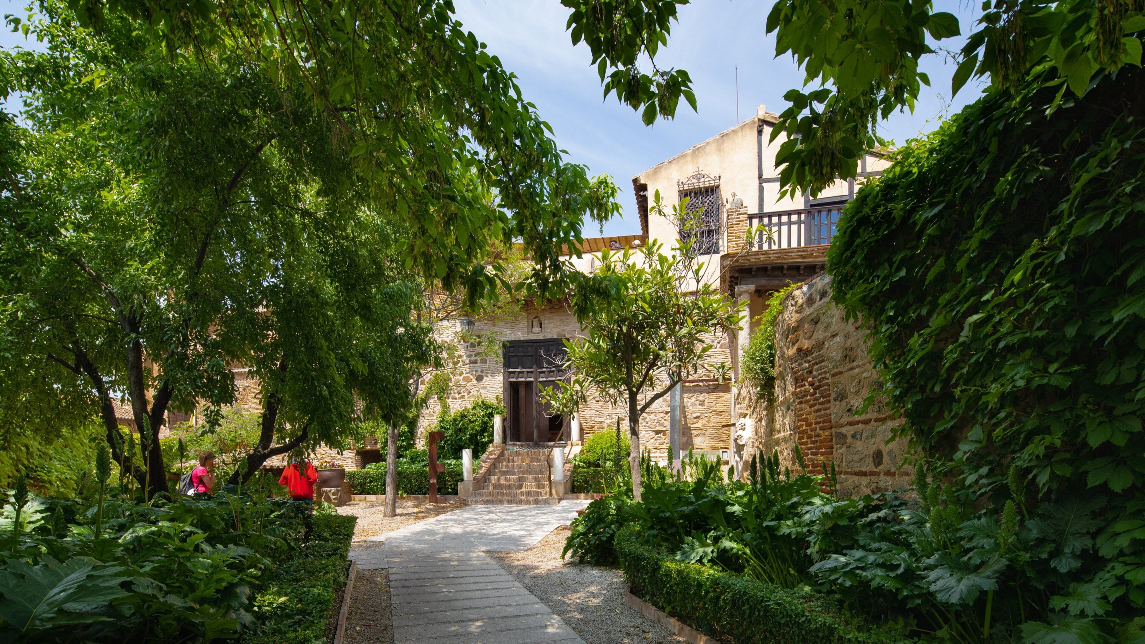 El Greco Museum featuring a garden