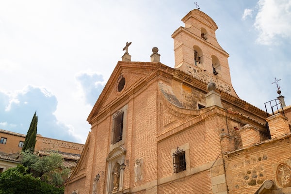 Convento de los Carmelitas Descalzos showing heritage architecture and a church or cathedral