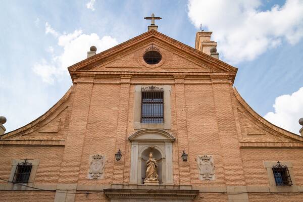 Convento de los Carmelitas Descalzos featuring a church or cathedral and heritage architecture