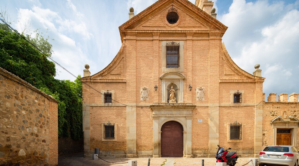 Convento de los Carmelitas Descalzos featuring heritage architecture and a church or cathedral