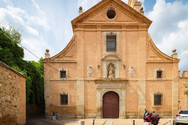 Convento de los Carmelitas Descalzos featuring heritage architecture and a church or cathedral