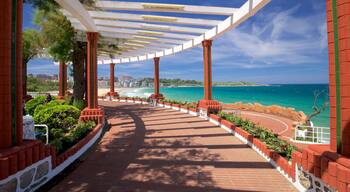 Jardines de Piquío mostrando paisagens litorâneas e uma cidade litorânea