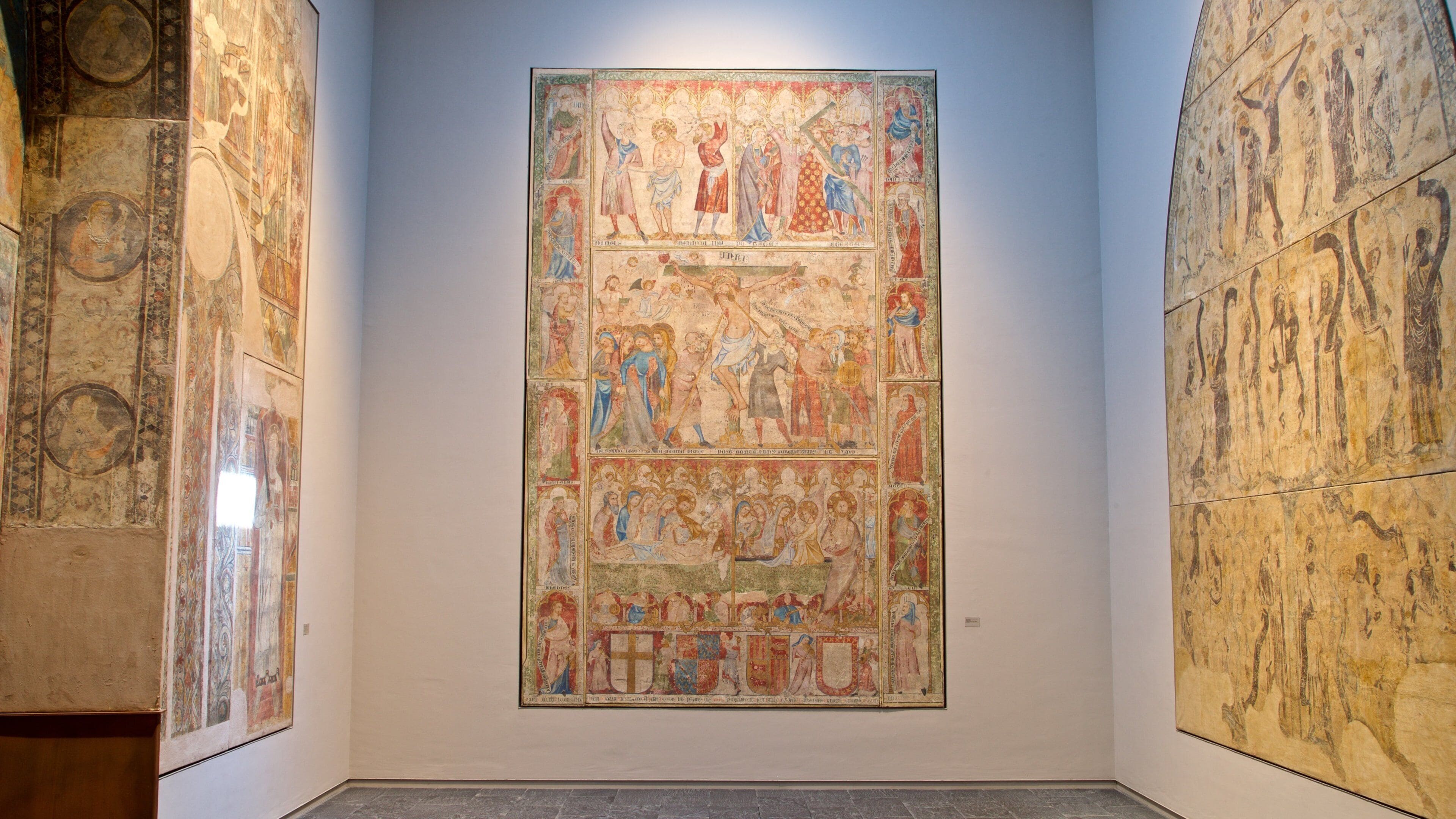 Museum of Navarra showing religious elements, interior views and heritage elements