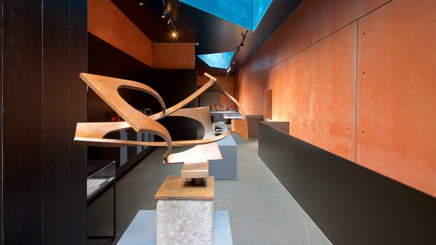 Jorge Oteiza Museum showing interior views and art