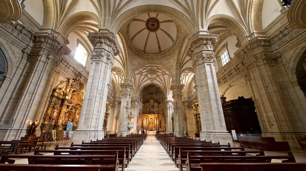 Basílica de Santa María del Coro que inclui elementos de patrimônio e vistas internas