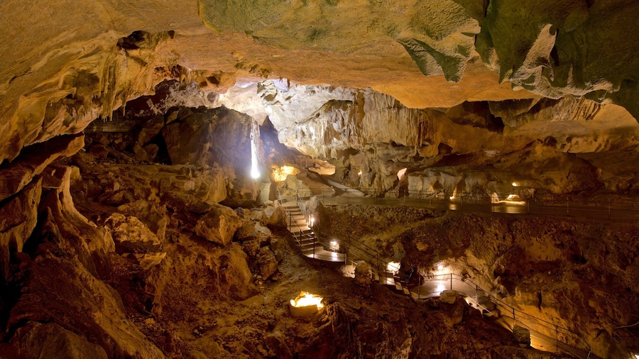 Betharram Caves showing caves