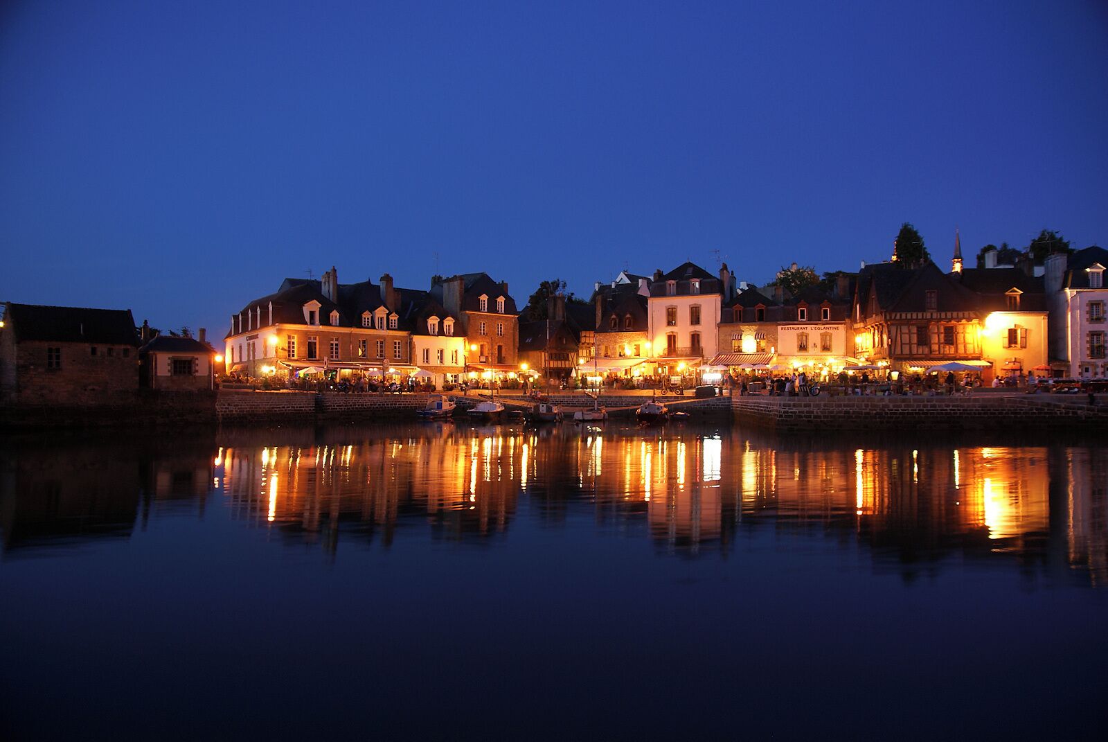 This building is indexed in the Base Mérimée, a database of architectural heritage maintained by the French Ministry of Culture, under the reference IA00008537 .