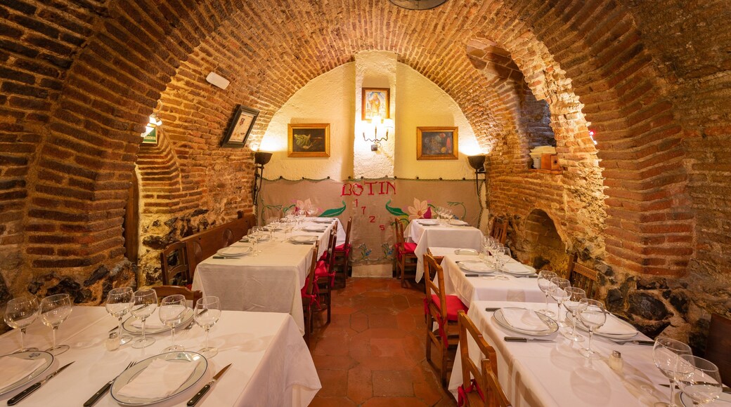 Sobrino de Botin showing dining out and interior views