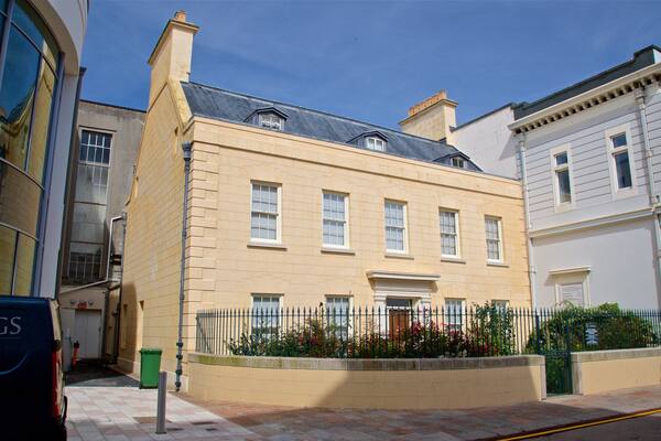 The Georgian House featuring a house