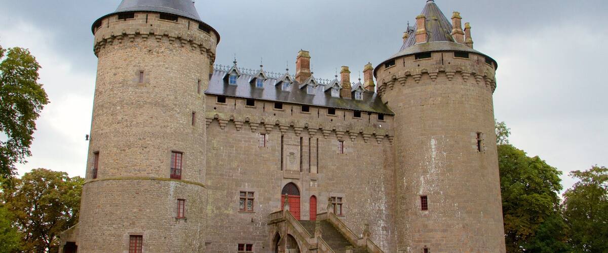 Combourg featuring a castle, heritage architecture and heritage elements