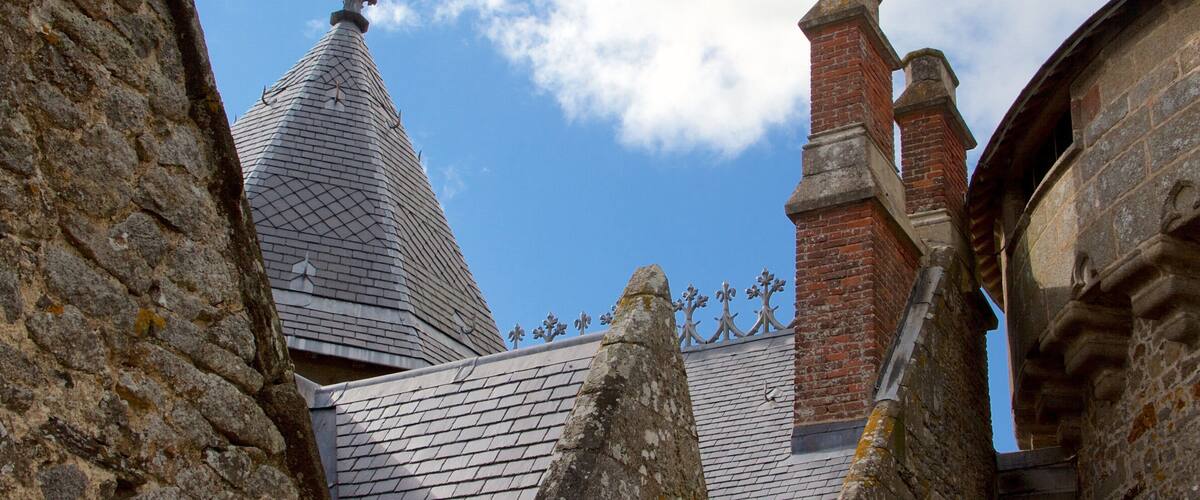 Combourg mostrando arquitetura de patrimônio e elementos de patrimônio