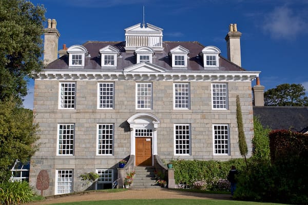 Sausmarez Manor qui includes maison