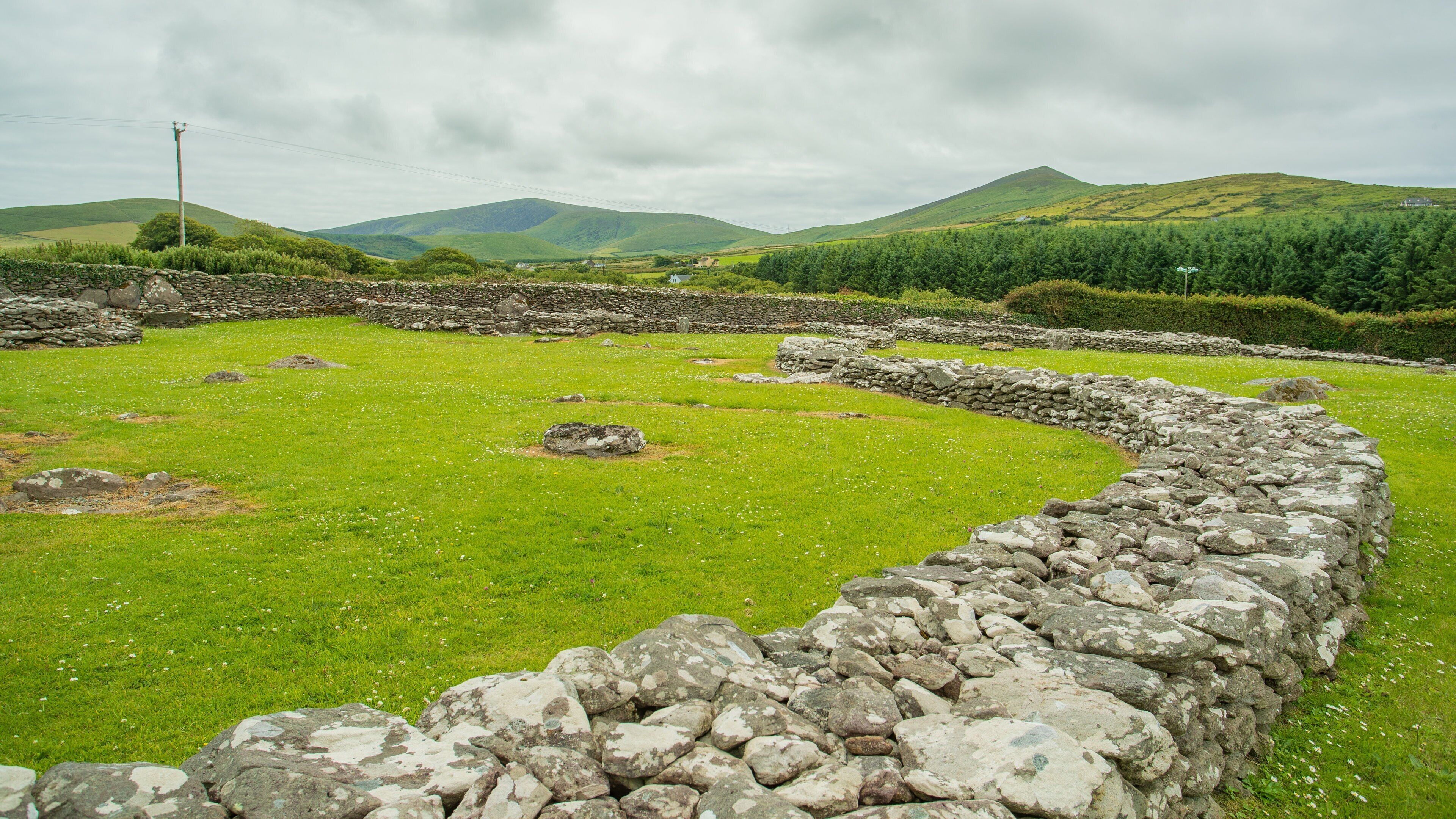 Riasc Monastic Settlement featuring heritage elements and a ruin