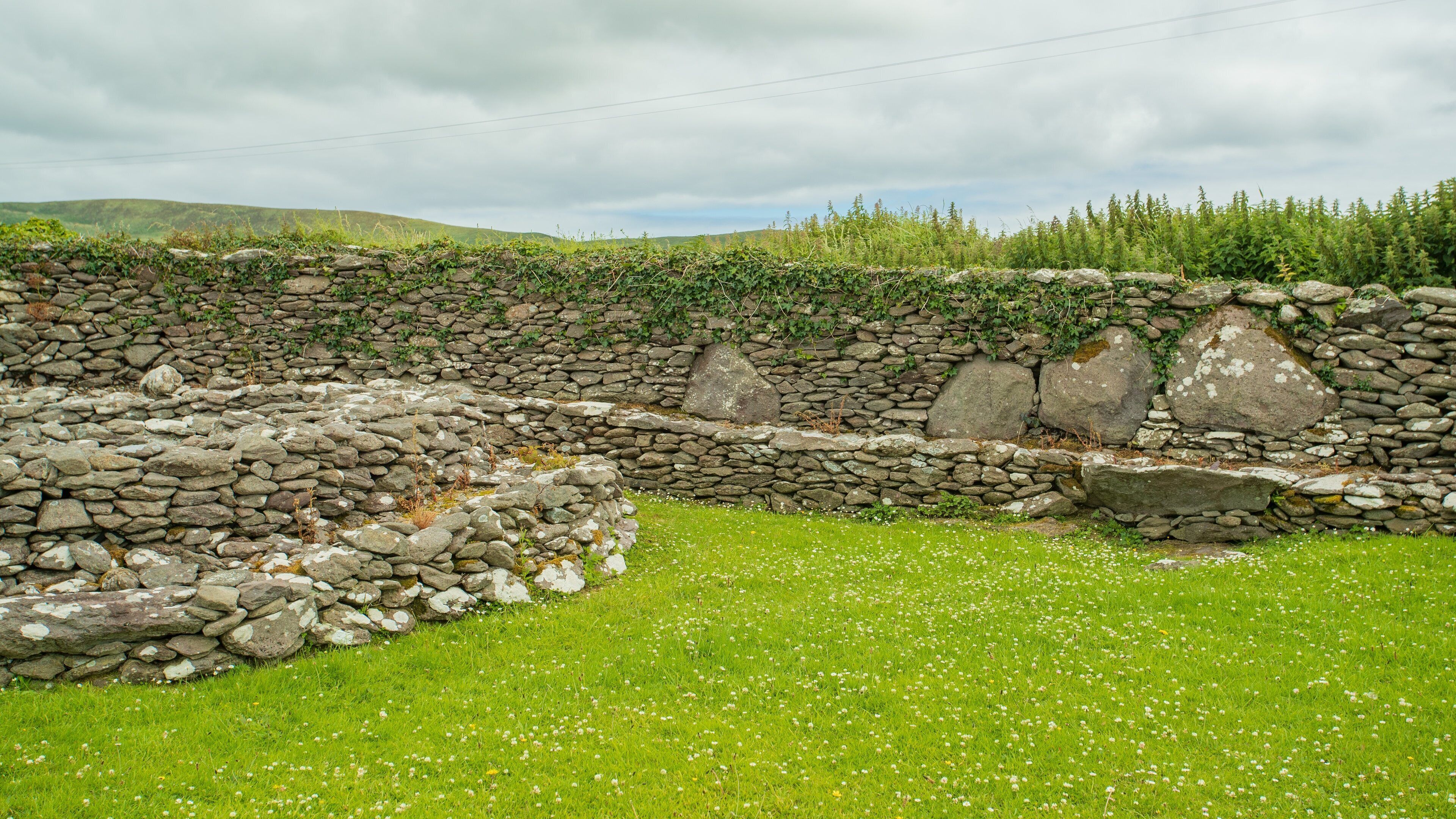 Riasc Monastic Settlement featuring heritage elements and a ruin