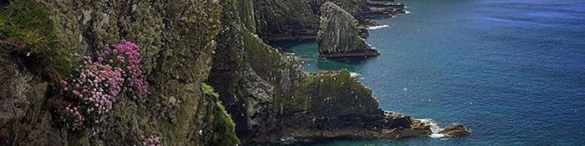 Unbelievably beautiful setting for golf! Thanks to Smigcasso for taking this awesome shot!