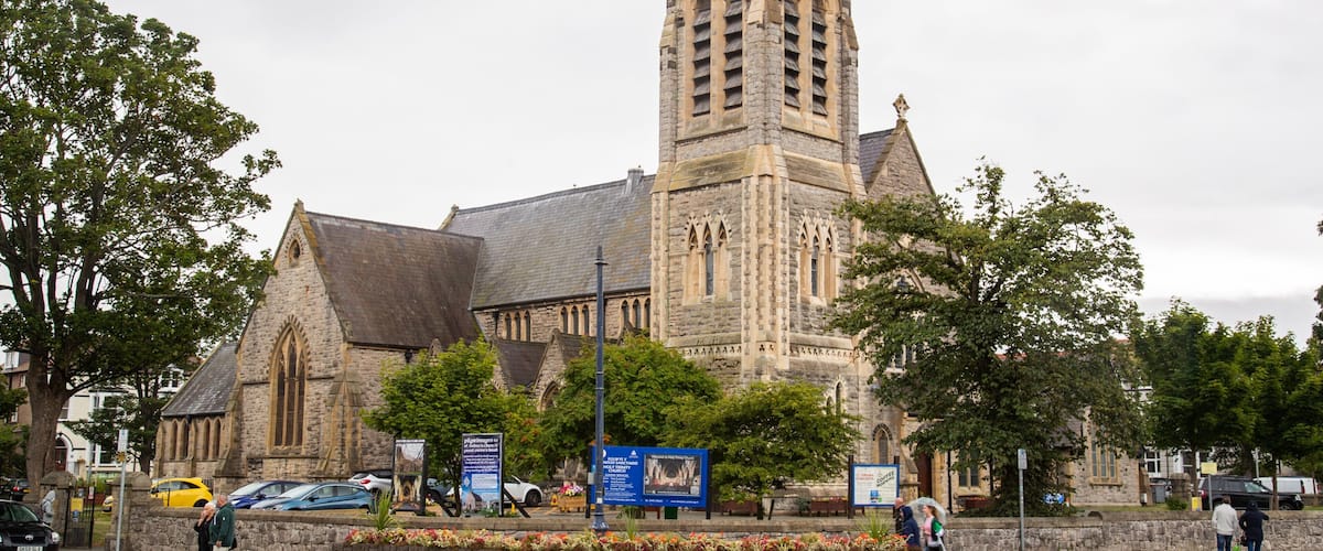 Holy Trinity Church showing heritage architecture and a church or cathedral