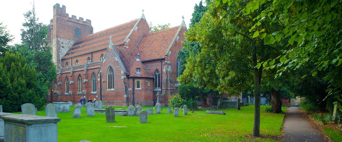 Colchester mostrando un cementerio, patrimonio de arquitectura y un castillo