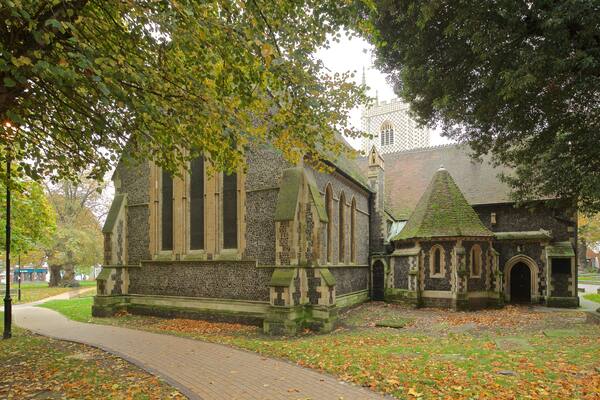 聖マリア聖母ミンスター教会 表示 教会あるいは大聖堂 と 遺跡・遺産