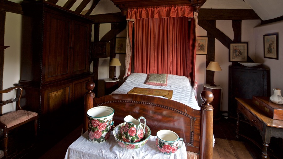 Dorney Court which includes a house, interior views and heritage elements