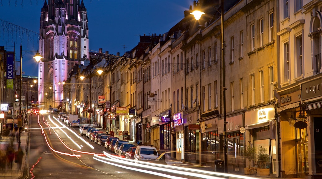 Wills Memorial Building showing night scenes and a city