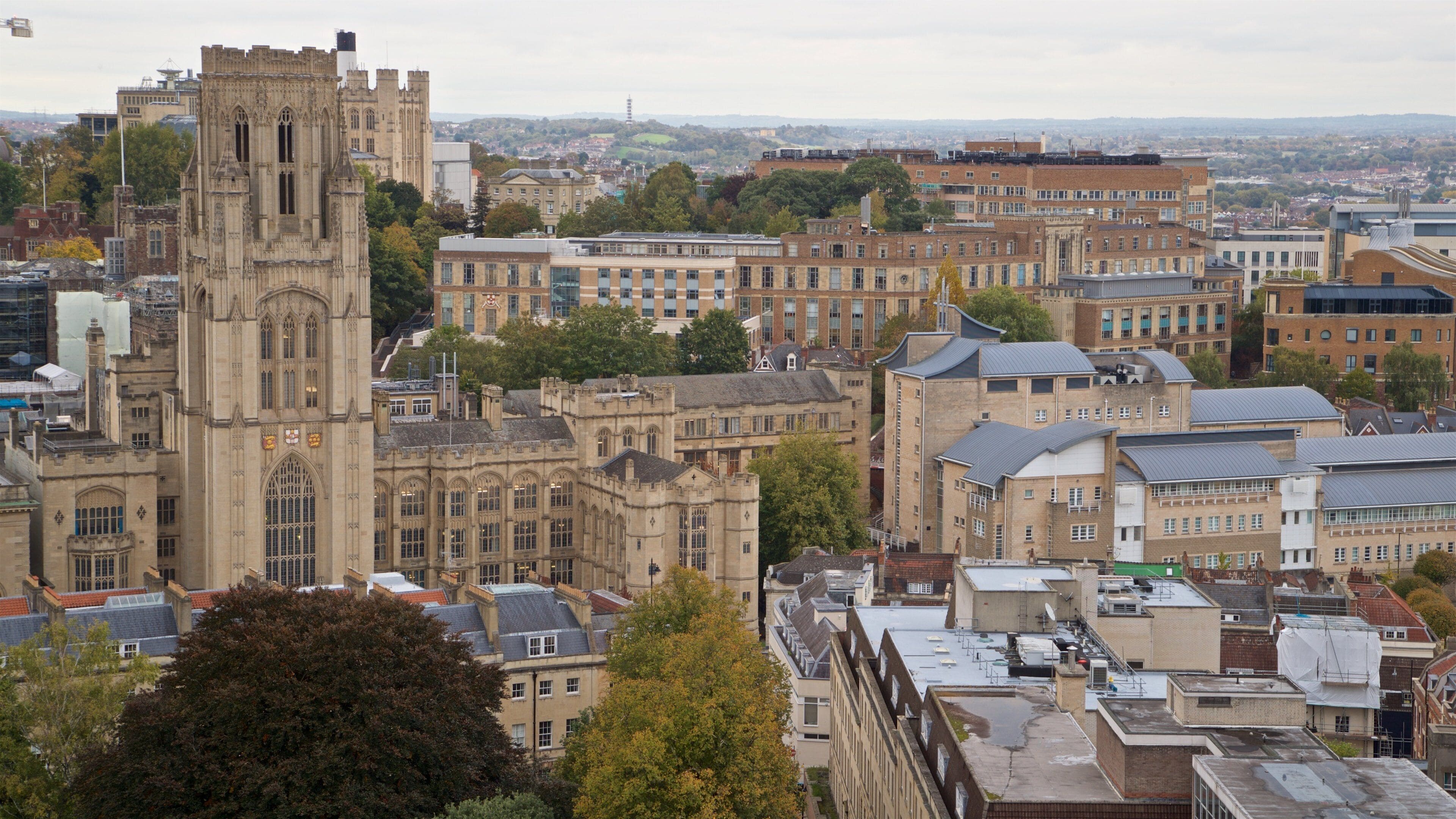 Wills Memorial Building เนื้อเรื่องที่ เมือง, มรดกวัฒนธรรม และ วิวทิวทัศน์