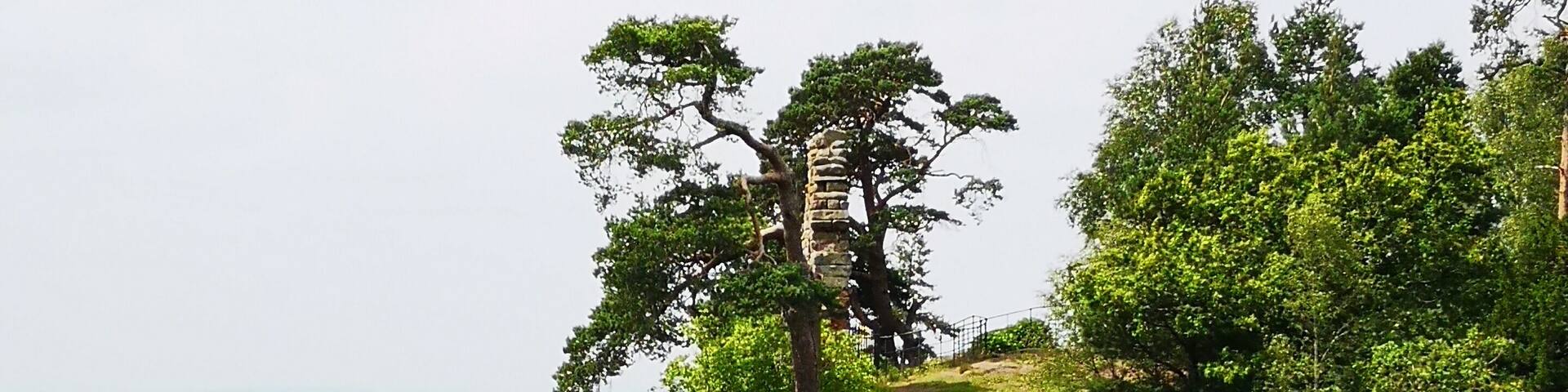 An interesting country park full of follies, caves, grottos and rock formations.