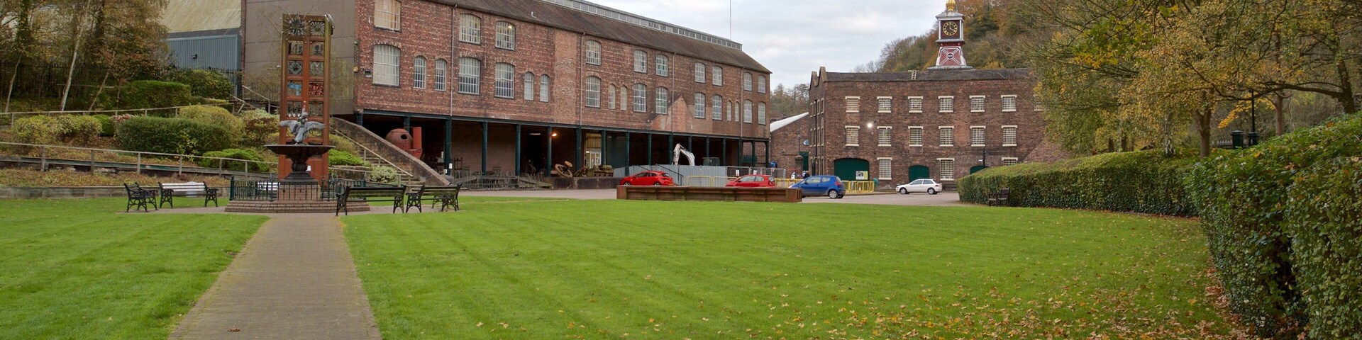 Coalbrookdale Museum of Iron showing a park