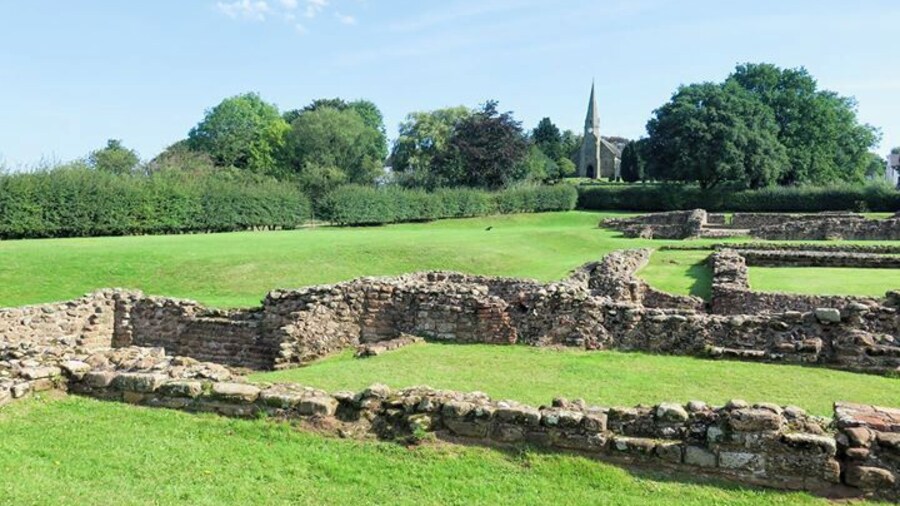 Want to soak up some history for free? Take a walk around the old Roman ruins at Wall. There are lots of information signs and you can walk freely around the ruins! There's also a museum that is open very sporadically so check the opening dates ahead of time.
www.cheskiesgaplife.com