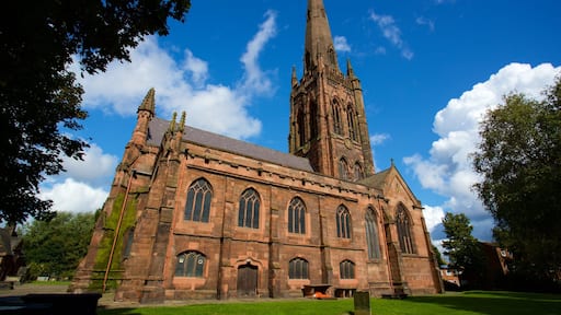 Warrington Parish Church som viser historisk arkitektur