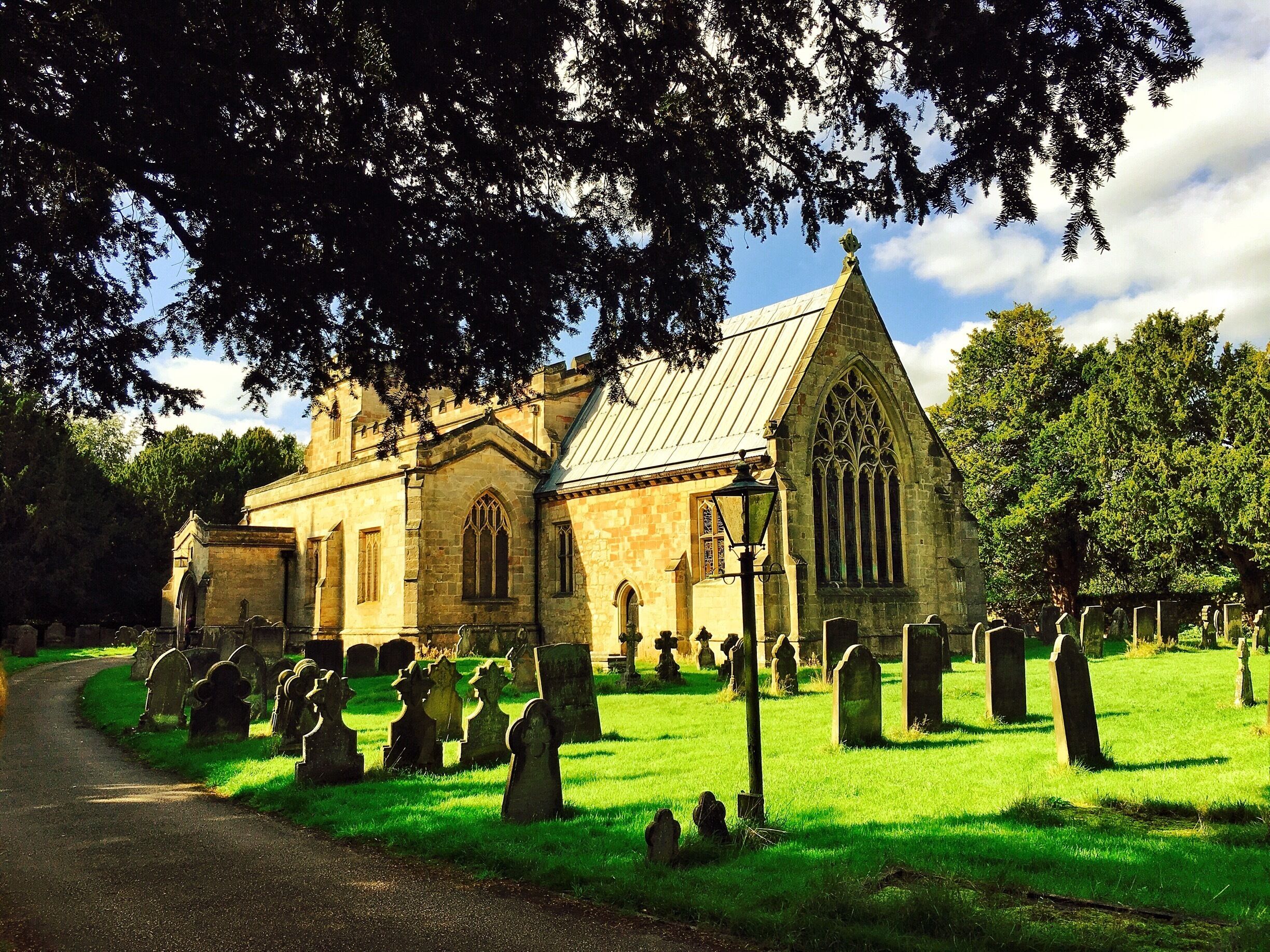 Having a lazy stroll through the gardens of the beautiful Sudbury hall, we found a blue doorway amongst some trees.  To open the door and enter led us to this beautiful secret.  I found that I had truly discovered a perfect example of a typical English churchyard.  Oh my !! did I feel humble💕