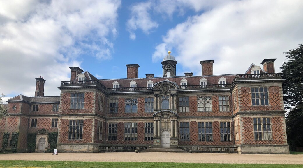 Beautiful old hall superb decoration and lovely day out. Well worthwhile a visit