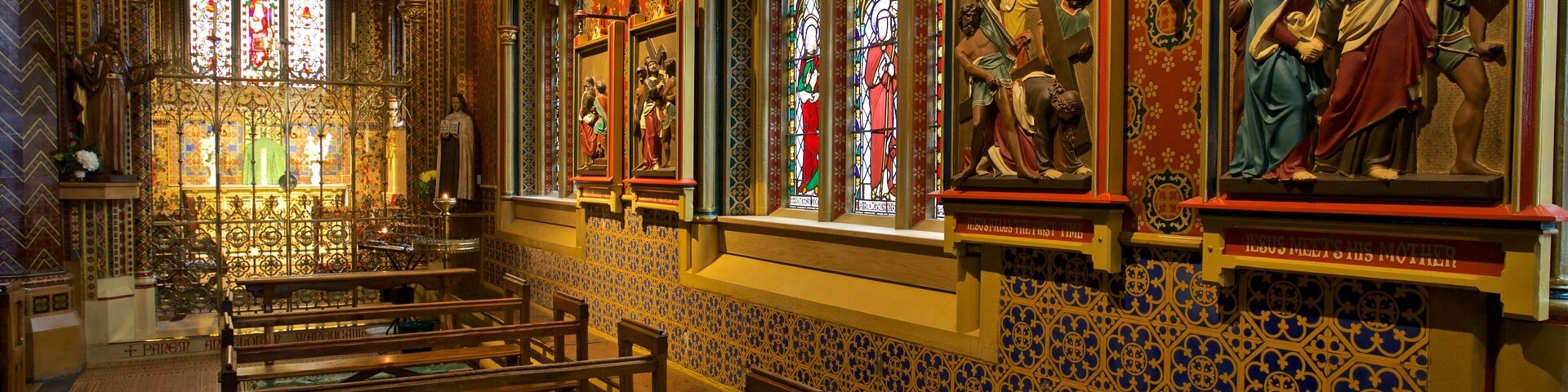 St Giles Catholic Church caracterizando uma igreja ou catedral, elementos de patrimônio e aspectos religiosos