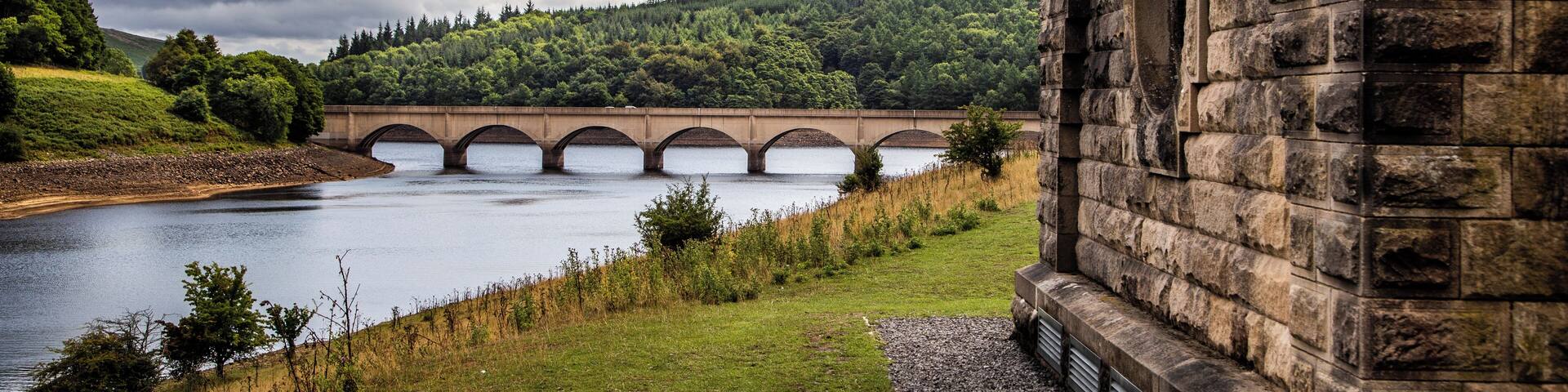 Long Distance views of The Dove Stones, and The Salt Cellar, with closer views of the Ashopton Viaduct.
Pictures taken on the 5.5 mile circular walk from Fairholme Visitor Centre
