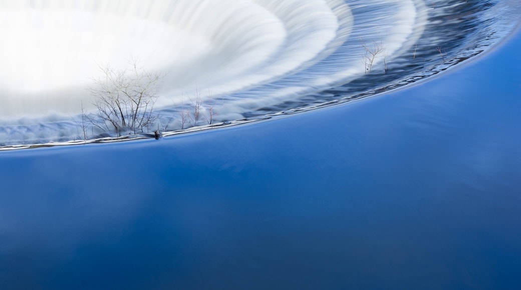Ladybower Plughole (West)
Perhaps not so much a "Travel Photo", but before checking out these plugholes at the Ladybower Reservoir in England's Peak District, I could only find images of the wider scene.
I've recently become far more interested in intimate scenes, picking out unique parts of an image to throw a whole new perspective. I'd gone prepared with my wide-angle lens, but ended up taking this at 50mm (75mm on my crop sensor!), using the Firecrest 6 Stop ND and circular polariser to cut through the harsh glare and really saturate the blue tones.
There's no editing in this photo! Something I really strive for in my images :)
.
#ladybower #ladybowerreservoir #peakdistrict #plughole #longexposure #movingwater #trueblue #welshphotographer #lpoy #britishlandscapephotography #intimatelandscape #youtubephotographer #BvSBlue #circularpolariser #formatthitech #firecrestnd