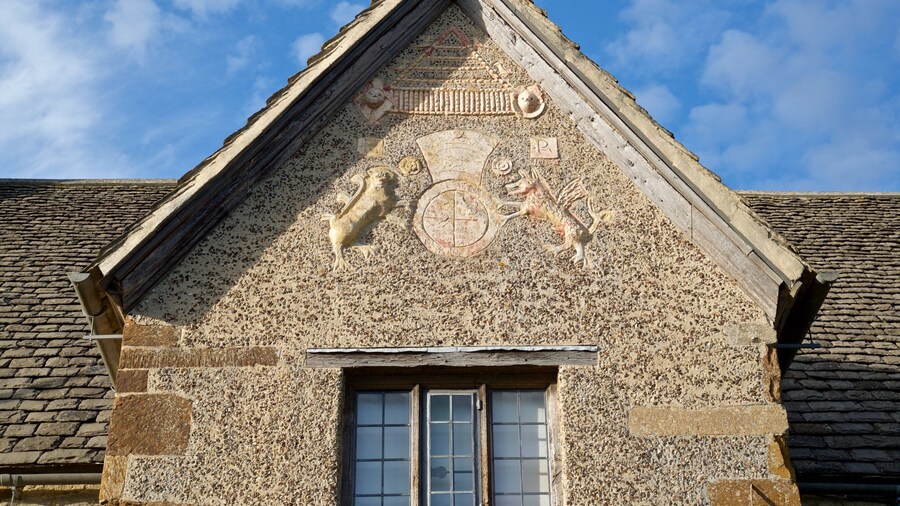 Sulgrave Manor featuring heritage elements