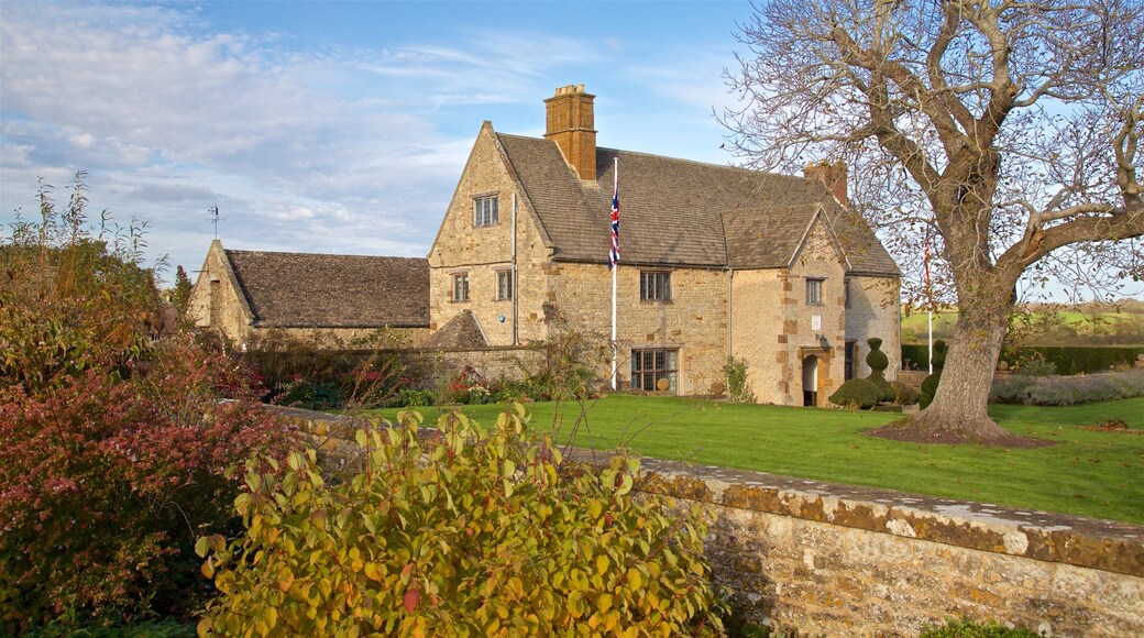 Sulgrave Manor mettant en vedette petite ville ou village