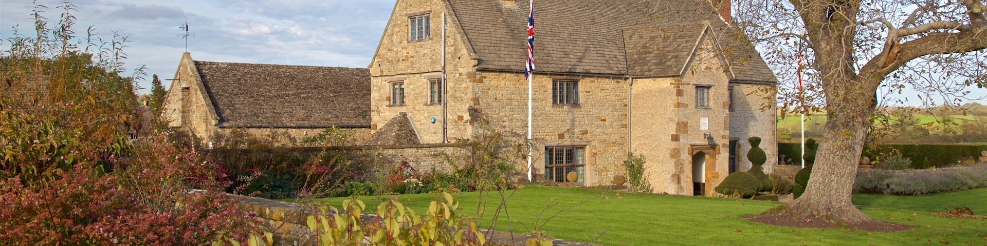 Sulgrave Manor ofreciendo una pequeña ciudad o aldea