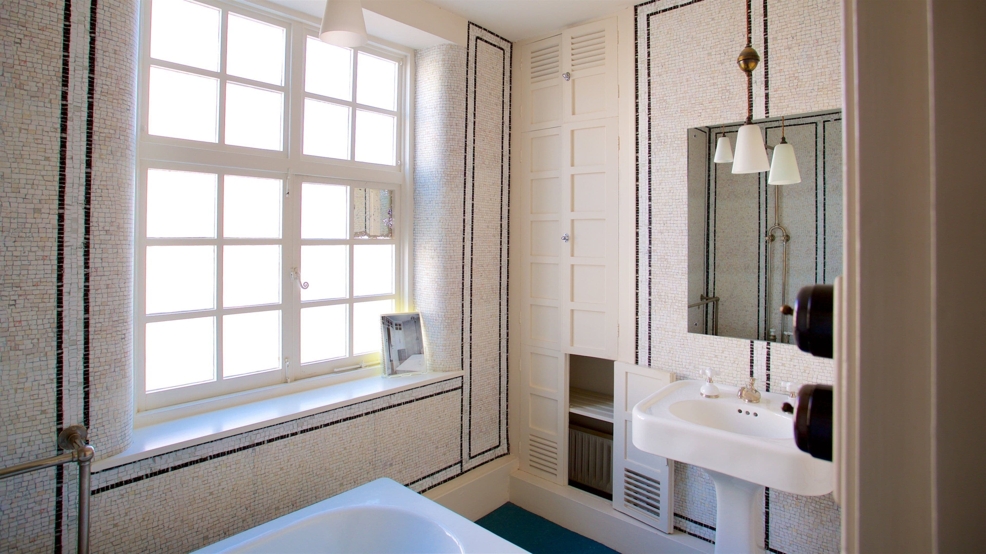 78 Derngate que inclui vistas internas e uma casa