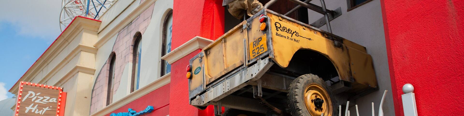 Ripley\'s Believe It Or Not! which includes outdoor art and signage