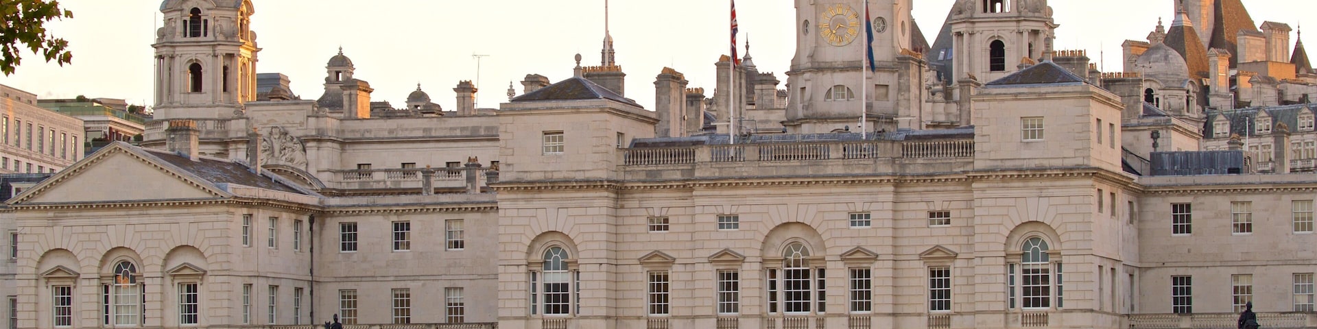 The Household Cavalry Museum mettant en vedette patrimoine architectural, panoramas et coucher de soleil
